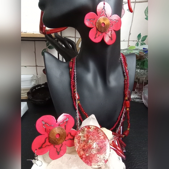 Red Lot Glass & Acrylic Necklaces, Painted Flower Dangle Earrings, Fashion Ring - Picture 2 of 9